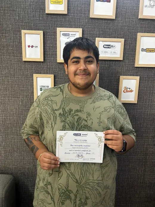 Mayank Mandhyani holding his Future Vision certificate