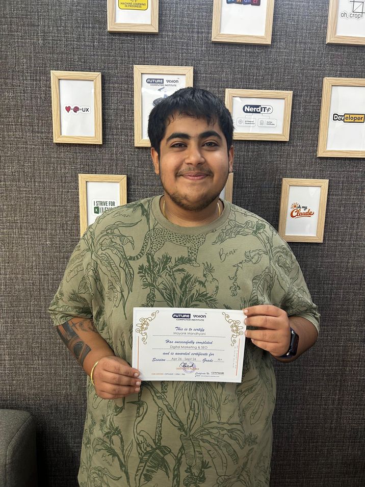 Mayank Mandhyani holding his Future Vision certificate