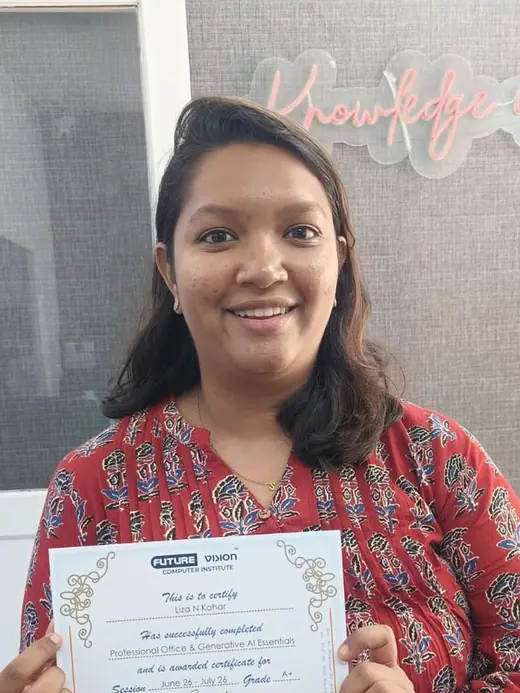 Liza Kahar holding her Future Vision certificate